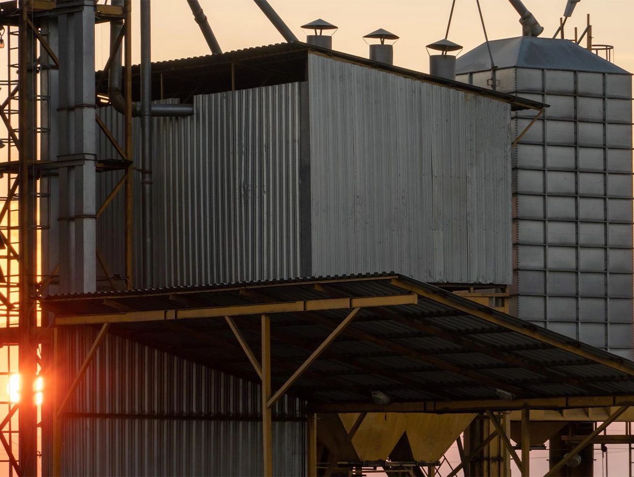 UK works floor, full container build