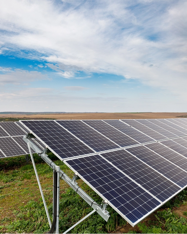 Bifacial solar modules